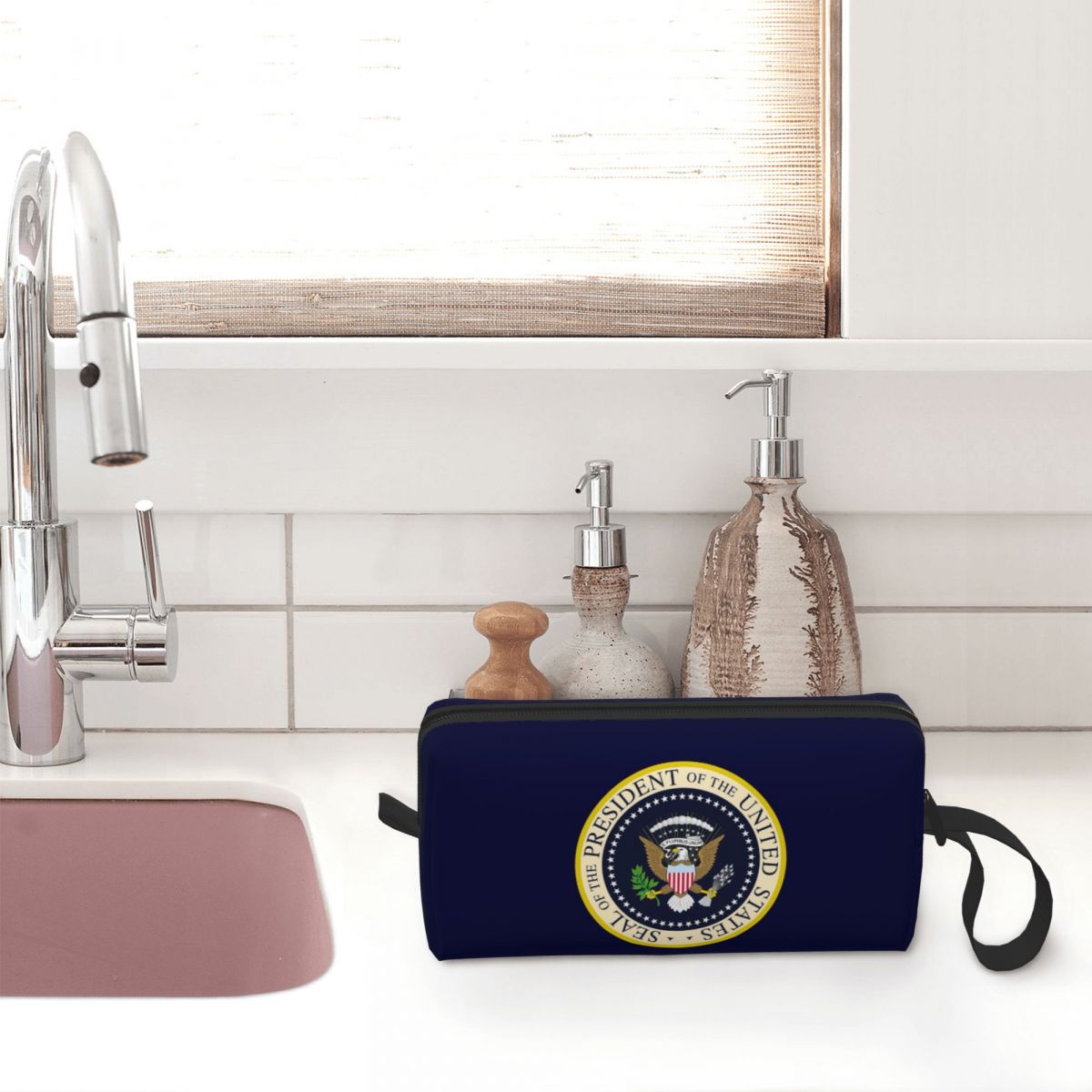 حافظة أقلام تحمل ختم رئيس الول - مراجعة Women Bags Usa وسعره