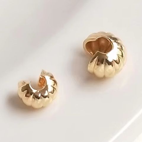 مشبك على شكل هلال مطلي بالذهب  - مراجعة Half Moon Crescent وسعره