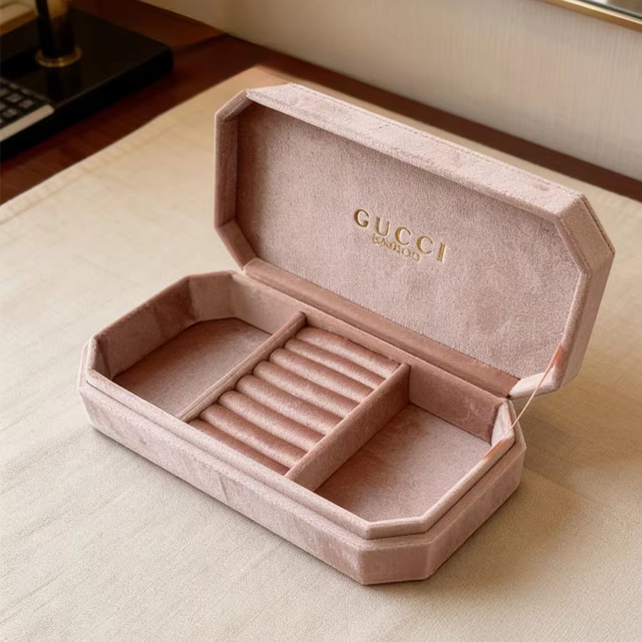 حقيبة غوتشي غوتشي المخملية ذات - مراجعة Women Bags Gucci وسعره