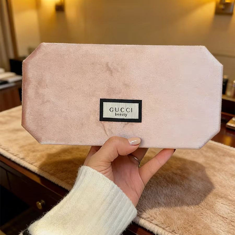 حقيبة غوتشي غوتشي المخملية ذات - مراجعة Women Bags Gucci وسعره