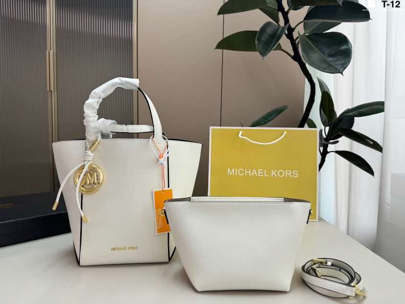 مايكل كورس/مايكل كورس MK 2026  - مراجعة Women Bags Discount وسعره